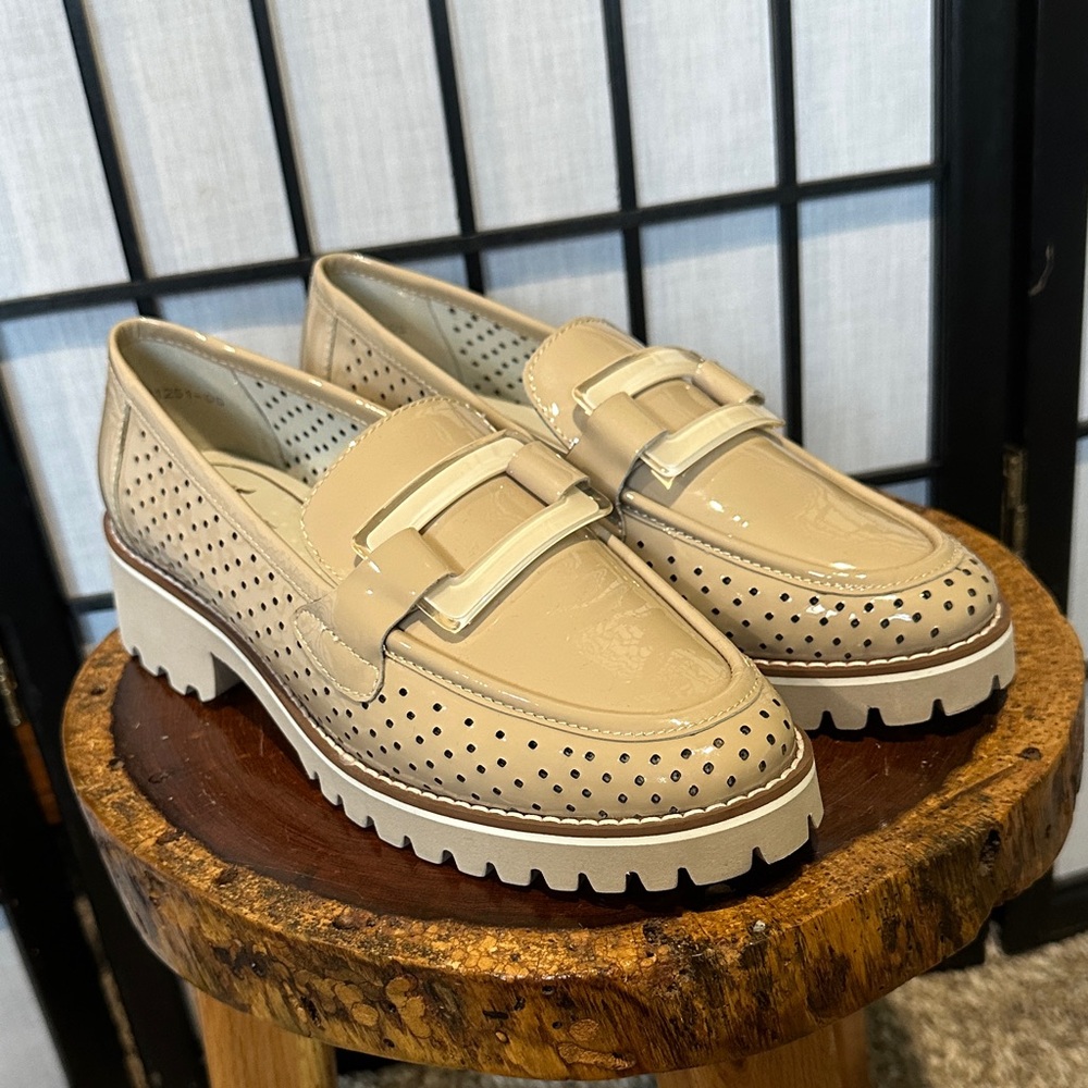 Ara Beige NEW Patent Perforated Loafers Rubber Sole Size 4 1/2